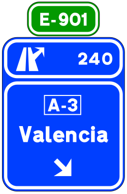 S-355 - Panneau routier Panneau de signalisation, sur route, autoroute, voie express. Sortie immédiate vers autoroute ou voie à chaussées séparées