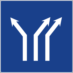 S-61c - Rechte Gabelung auf einer Fahrbahn mit zwei Fahrspuren in Ihrer Richtung und einer in entgegengesetzter Richtung Verkehrsschild